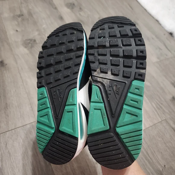 WOMENS NIKE AIR MAX CORRELATE [SIZE 7] WHITE/BLACK/GREEN [511417-136] - Picture 7 of 7